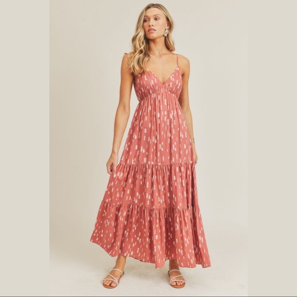 ❤️HP! Mauve Cream Printed Tiered Maxi Dress - Picture 2 of 11